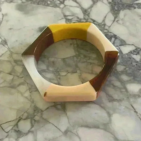 Acrylic Geo Shape Bracelet - Picture 2 of 3